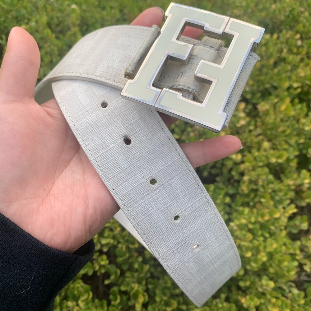 ***GREAT CONDITION FENDI BELT***